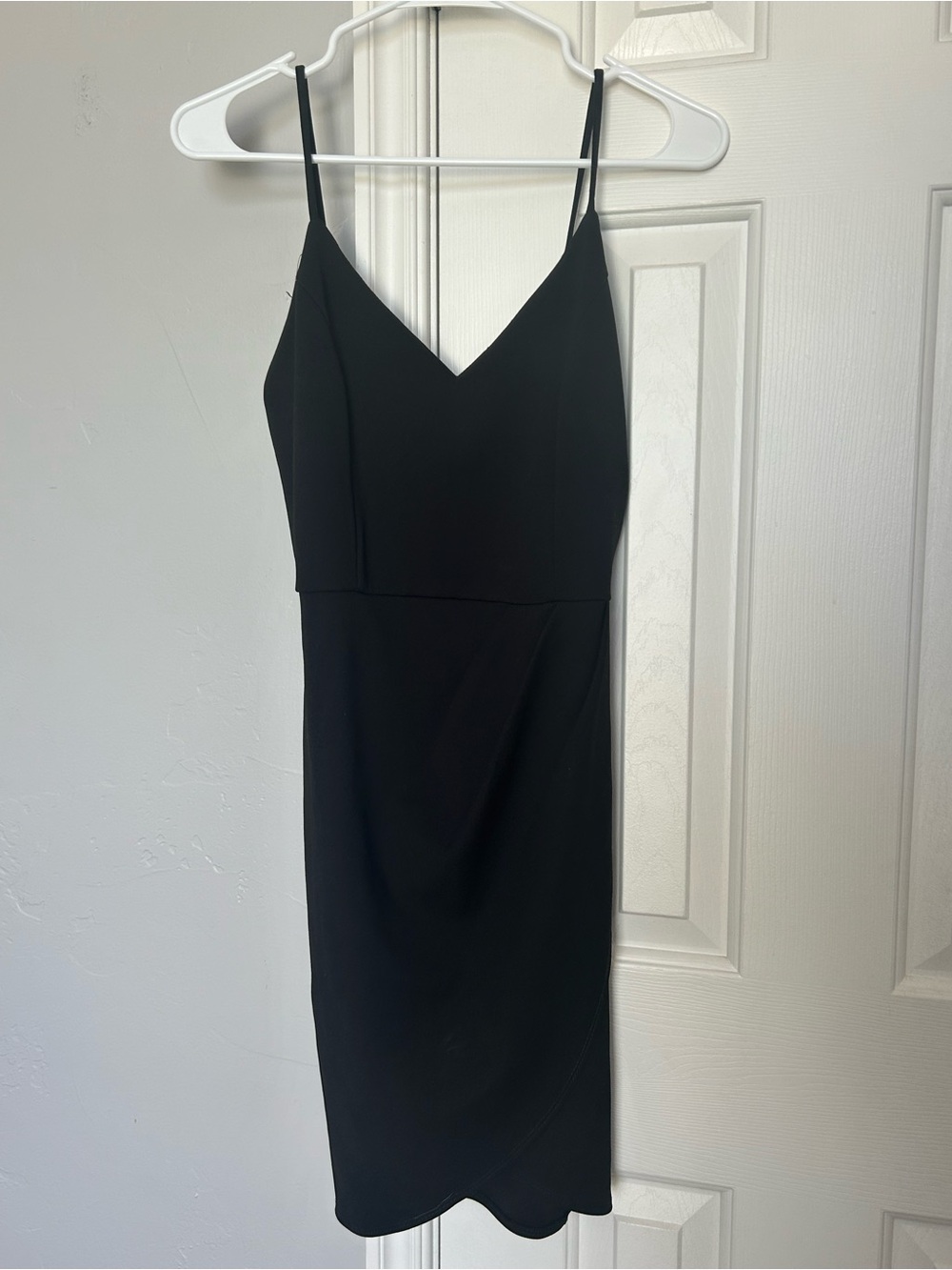 Lulu's Black V-Neck Spaghetti-Strap Midi Dress
